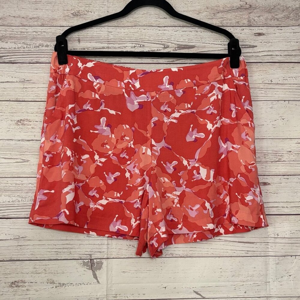 Nine West Mid Rise Floral Shorts XL NWT